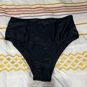 black Hollister swim suit bottoms